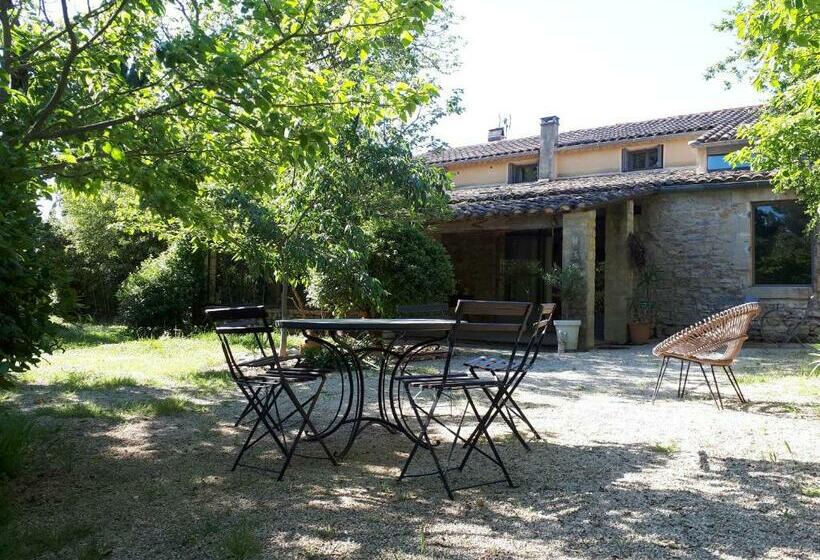 צימר Aux Berges Du Pont Du Gard