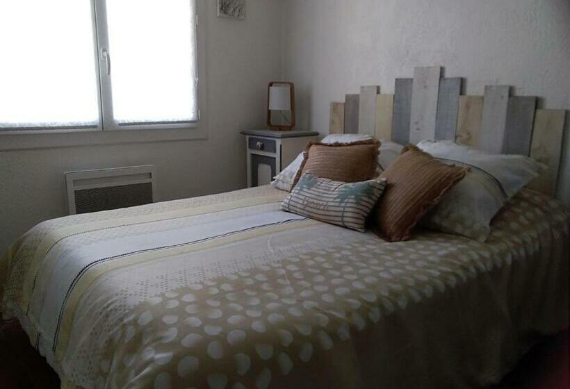 تختخواب و صبحانه Le Petit Patio