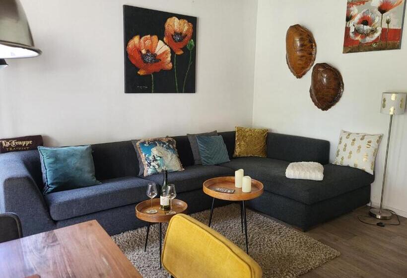 ベッドアンドブレックファースト Luxe Bloemenzicht 4 Personen, Bnb, 10 Minuten Van Zee