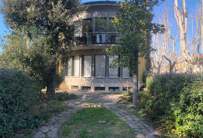 تختخواب و صبحانه Villa Mase