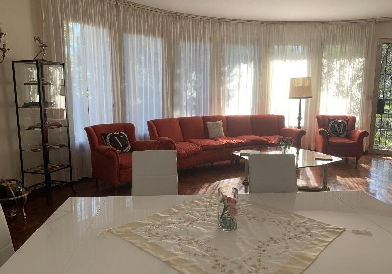 تختخواب و صبحانه Villa Mase