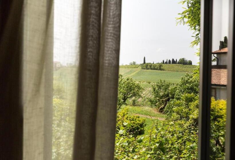 مبيت وإفطار Villa Saccomani