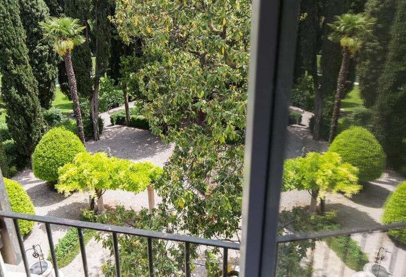 مبيت وإفطار Villa Saccomani