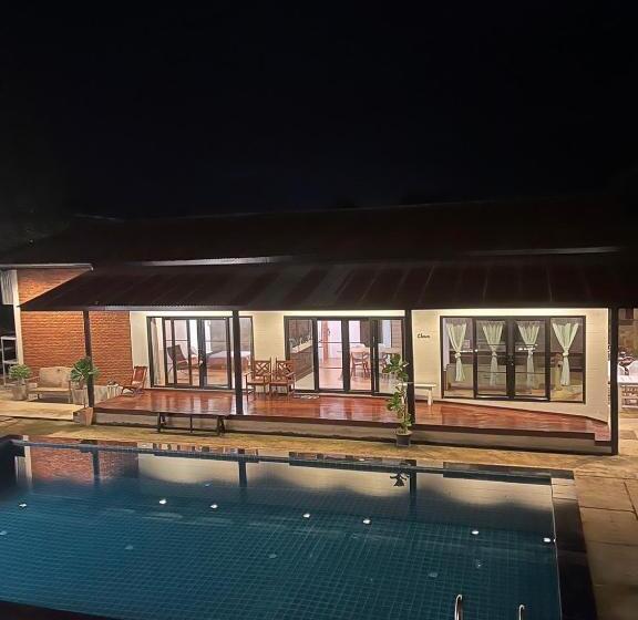 Отель Fineuphome บ้านพักเหมาหลัง 3 ห้องนอน 2 ห้องน้ำ ห้องครัว ห้องรับแขก ห้องรับประทานอาหาร พร้อมสระว่ายน้