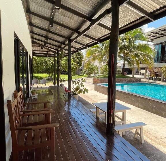 Отель Fineuphome บ้านพักเหมาหลัง 3 ห้องนอน 2 ห้องน้ำ ห้องครัว ห้องรับแขก ห้องรับประทานอาหาร พร้อมสระว่ายน้