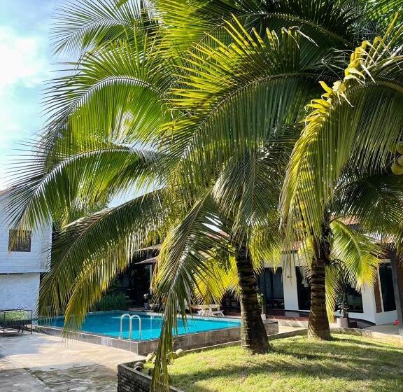 Отель Fineuphome บ้านพักเหมาหลัง 3 ห้องนอน 2 ห้องน้ำ ห้องครัว ห้องรับแขก ห้องรับประทานอาหาร พร้อมสระว่ายน้