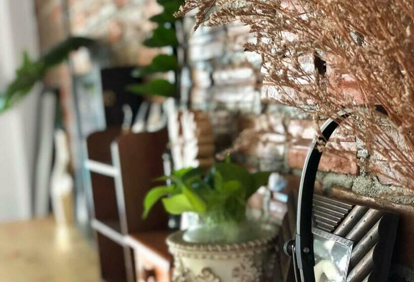 Отель Fineuphome บ้านพักเหมาหลัง 3 ห้องนอน 2 ห้องน้ำ ห้องครัว ห้องรับแขก ห้องรับประทานอาหาร พร้อมสระว่ายน้