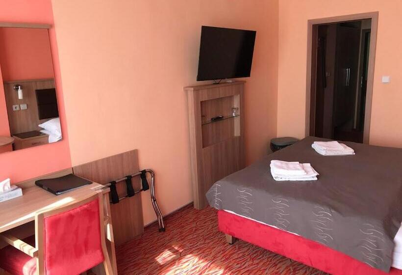 בית מלון כפרי Opera