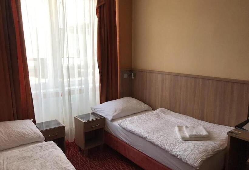 בית מלון כפרי Opera