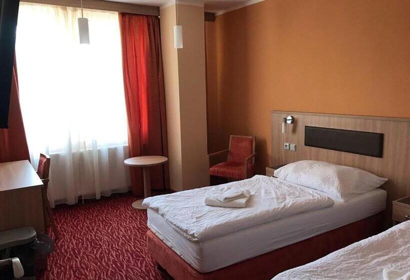 בית מלון כפרי Opera