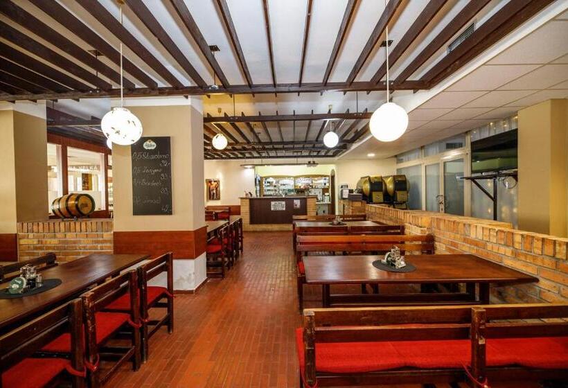 בית מלון כפרי Opera