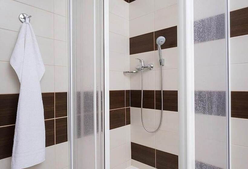 בית מלון כפרי Opera