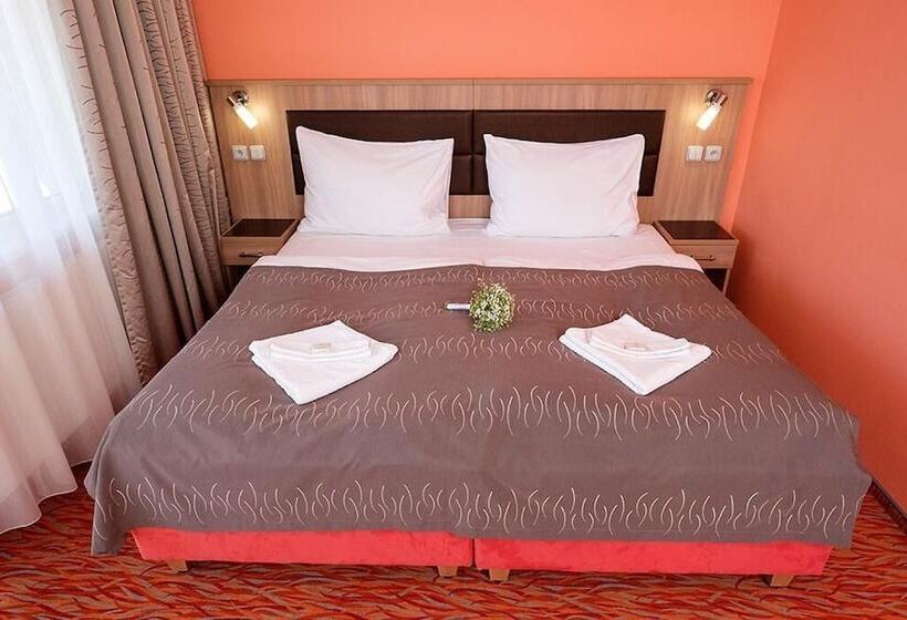 בית מלון כפרי Opera