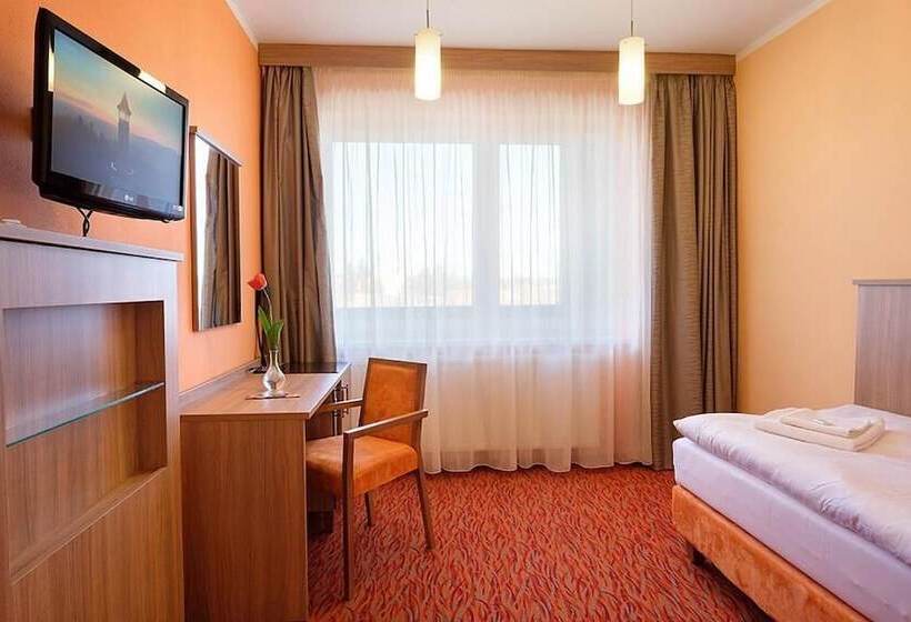 בית מלון כפרי Opera