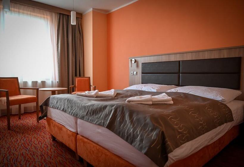 בית מלון כפרי Opera