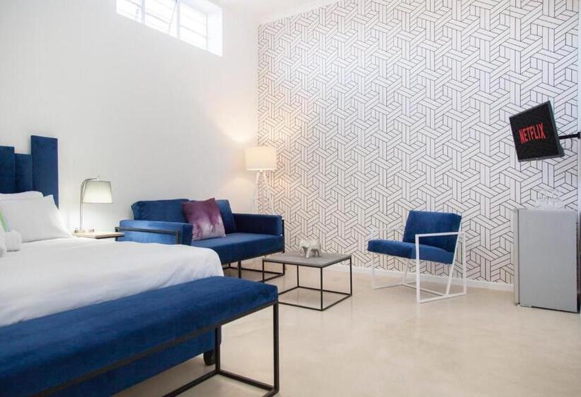 هتل The City Club