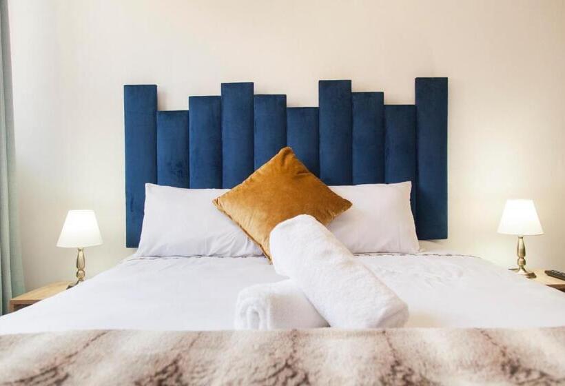 هتل The City Club