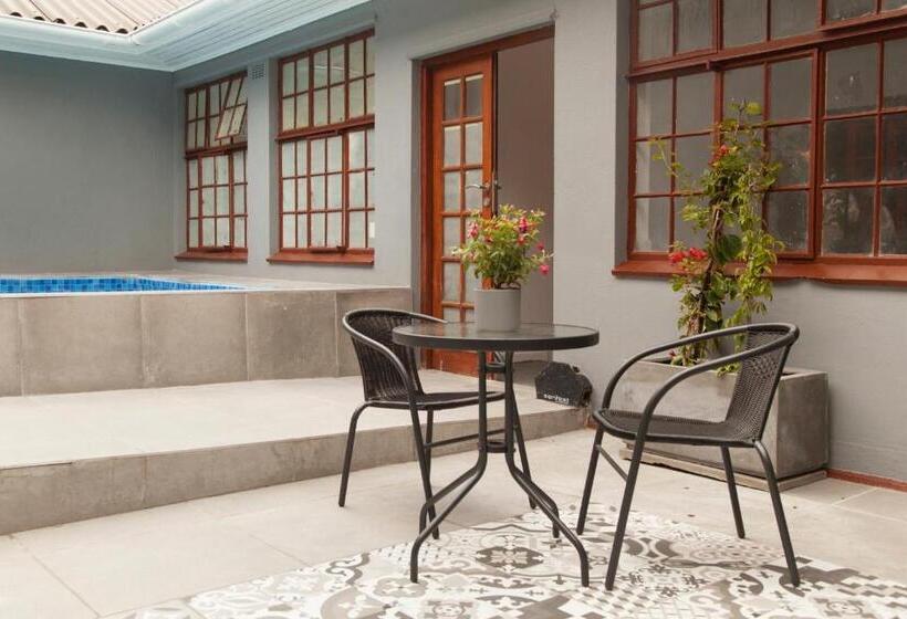 هتل The City Club