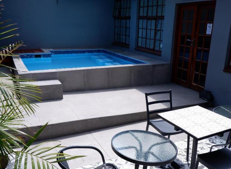 هتل The City Club