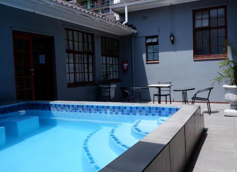 هتل The City Club