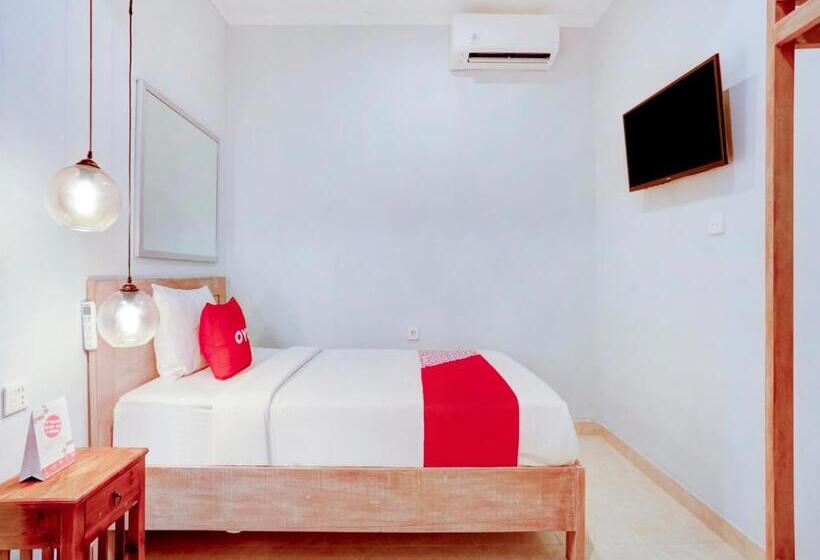 בית מלון כפרי Vaccinated Staff  Oyo 90022 Puri Kramas Canggu