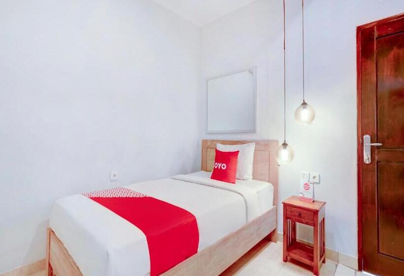 בית מלון כפרי Vaccinated Staff  Oyo 90022 Puri Kramas Canggu