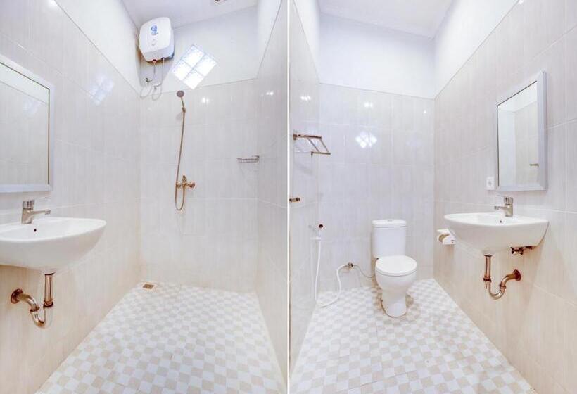 בית מלון כפרי Vaccinated Staff  Oyo 90022 Puri Kramas Canggu