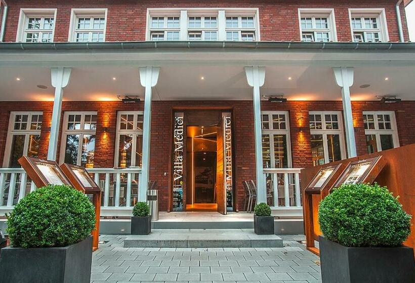 هتل Villa Medici
