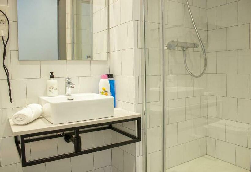 Pensión B4r Self Check In