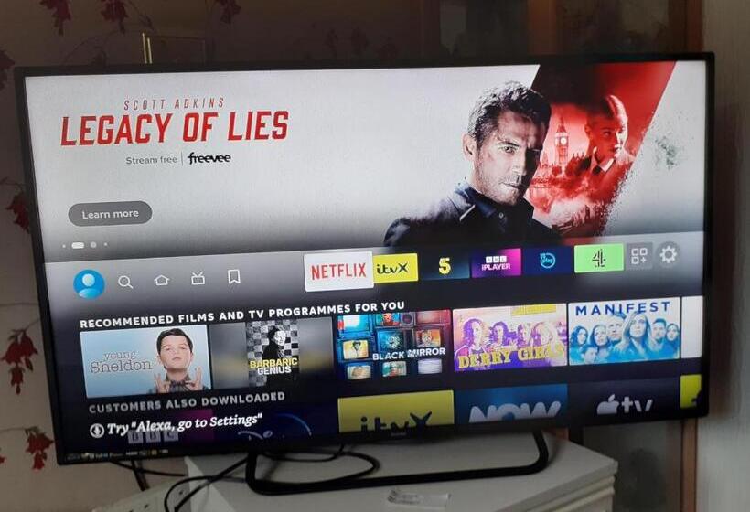 بنسيون 2 Single Beds For 2 Guest, Large Room, Sofa, Netflix, Garden View, Patio & Seating