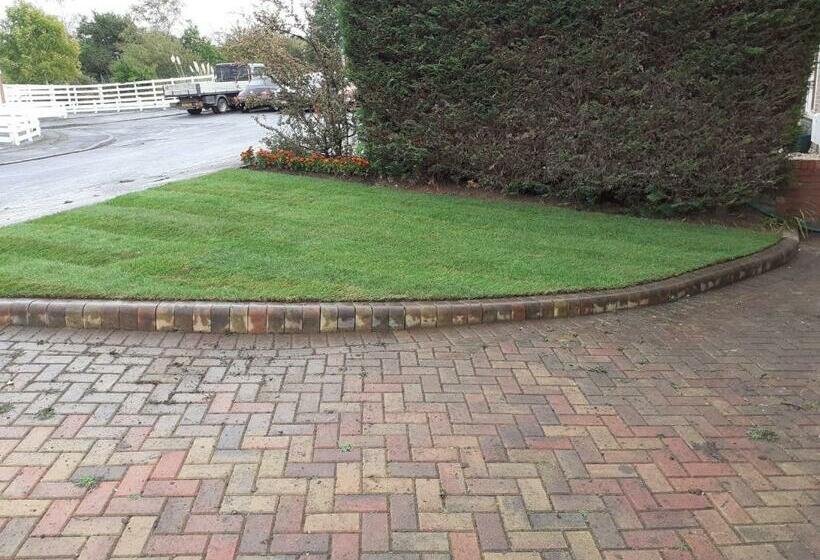 بنسيون 2 Single Beds For 2 Guest, Large Room, Sofa, Netflix, Garden View, Patio & Seating