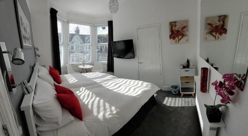 پانسیون Edelweiss Guest House