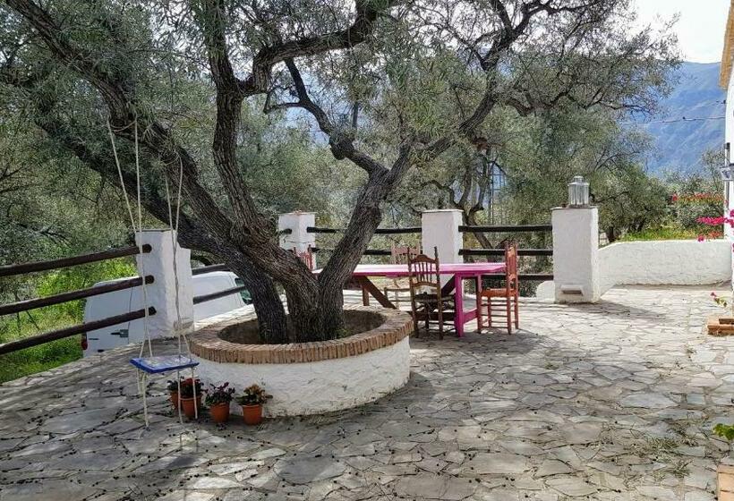 Пансион Gateway To The Alpujarras,  Cortijo Derry