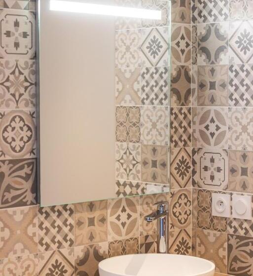 بنسيون La Doloreanne