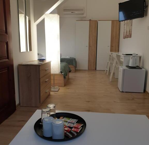 膳宿费 Pribina Penzión