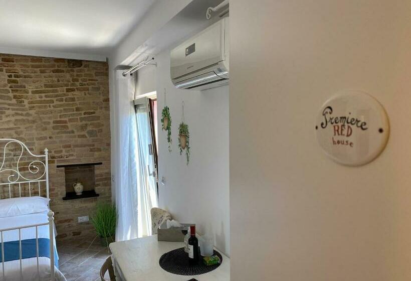 펜션 Red House Accomodation Potenza Picena