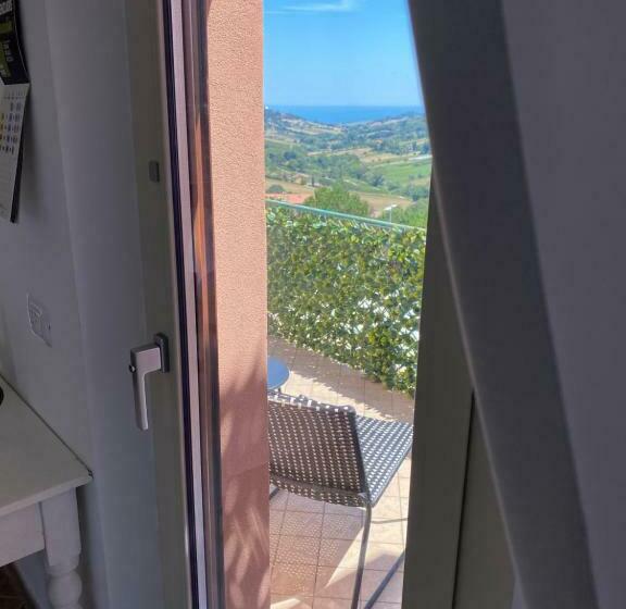 펜션 Red House Accomodation Potenza Picena