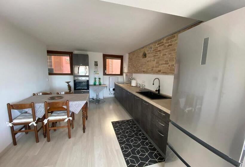 펜션 Red House Accomodation Potenza Picena