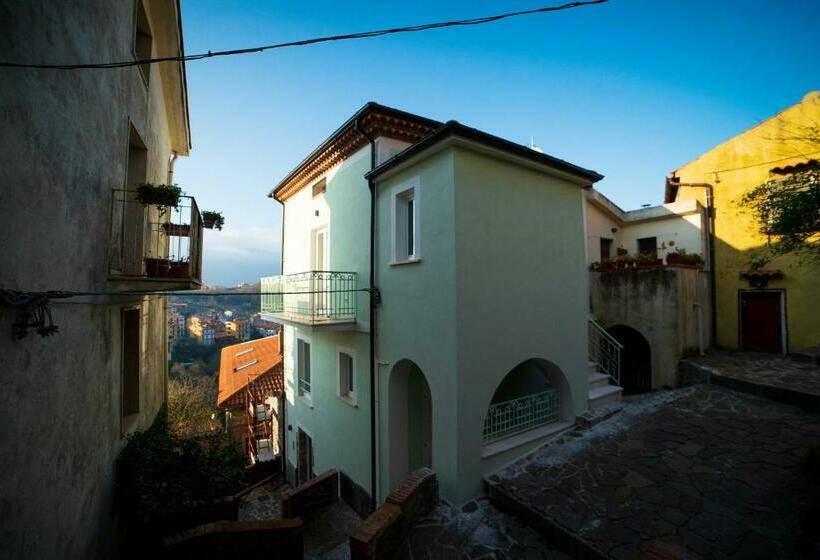 بنسيون Residenza Scaringelo