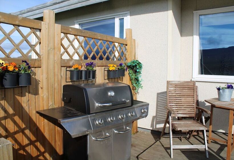 پانسیون Stóri Bakki Guesthouse With Hot Tub