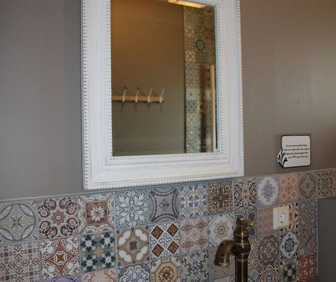 پانسیون Stóri Bakki Guesthouse With Hot Tub