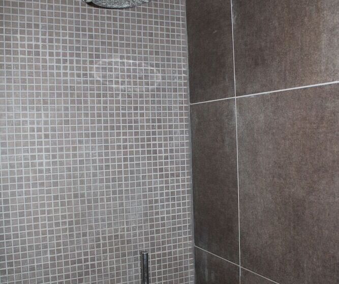 پانسیون Stóri Bakki Guesthouse With Hot Tub