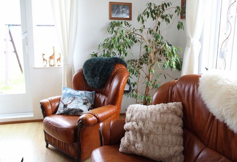 پانسیون Stóri Bakki Guesthouse With Hot Tub