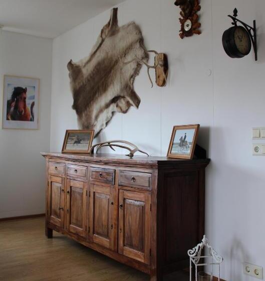 پانسیون Stóri Bakki Guesthouse With Hot Tub