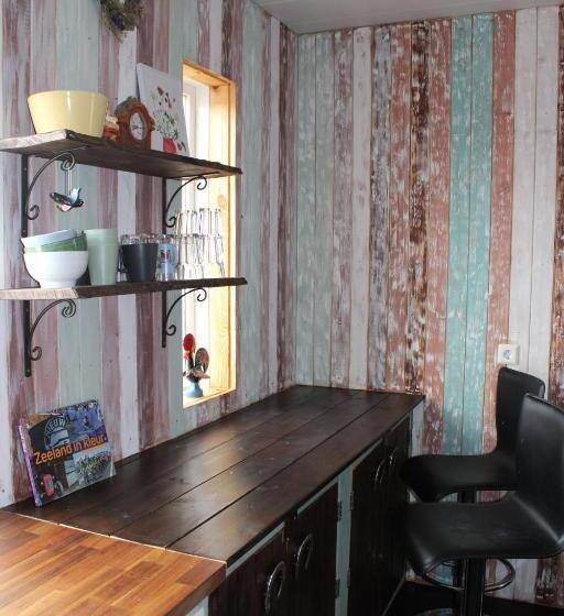 پانسیون Stóri Bakki Guesthouse With Hot Tub