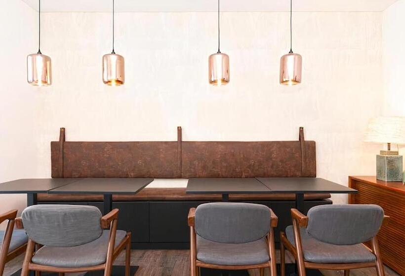 پانسیون The Albuquerque Suites