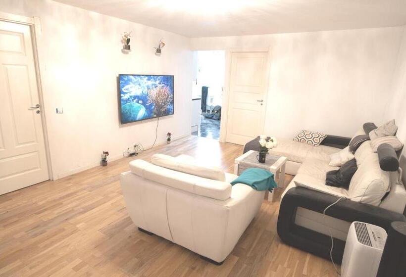 پانسیون Upscalecity Center