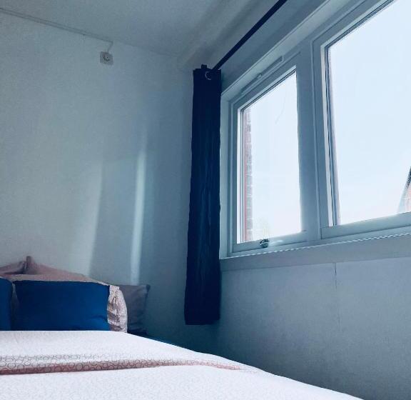 پانسیون Upscalecity Center