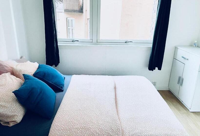 پانسیون Upscalecity Center