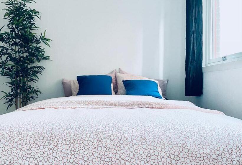 پانسیون Upscalecity Center